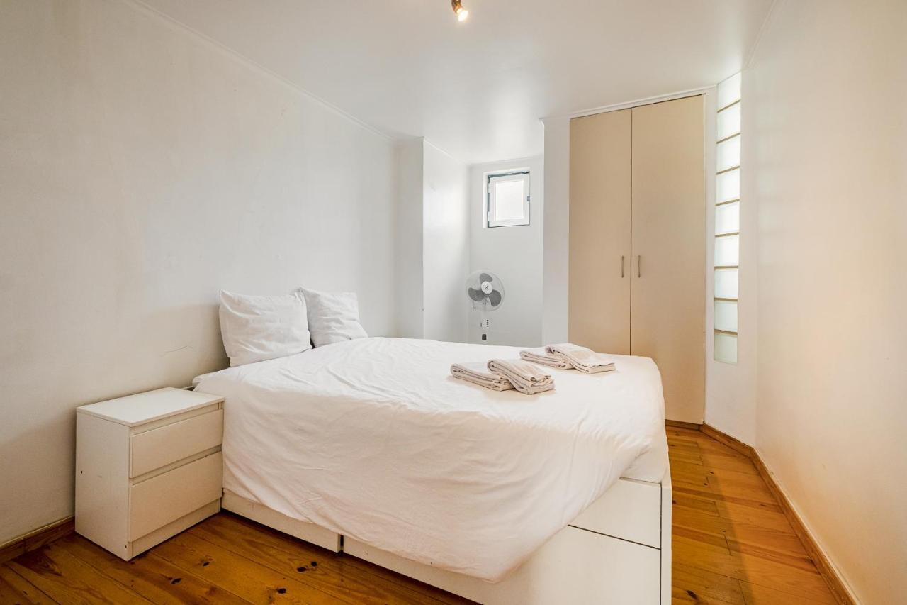 Apartamento Com Terraco E Churrasqueira Apartment Lisboa Ngoại thất bức ảnh